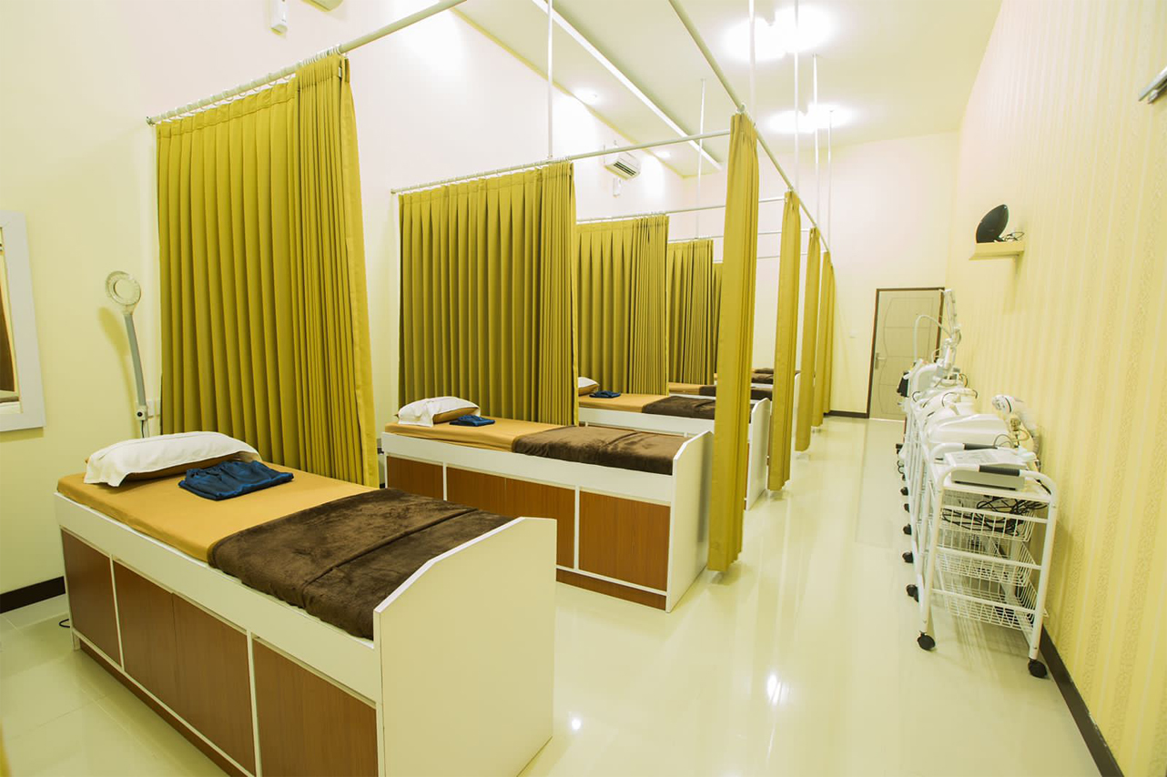 Ruang Treatment Emwe Clinic