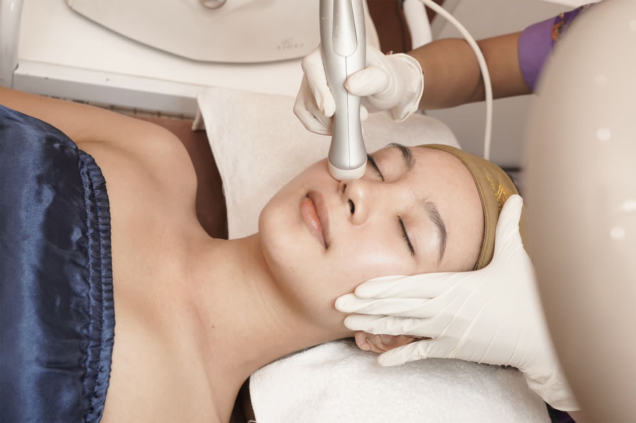 Ruang Treatment Emwe Clinic